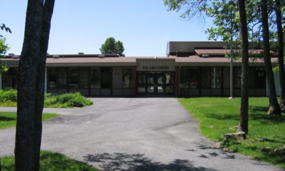 journaliste,facture,école,Saint-Bruno,ministère,éducation,parc,baseball,coûts,opération,terrains,sportifs,somme,ville,maire,espaces,loisirs