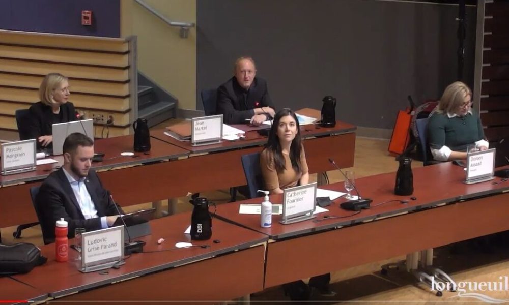 Un citoyen critique l’octroi des contrats à Longueuil