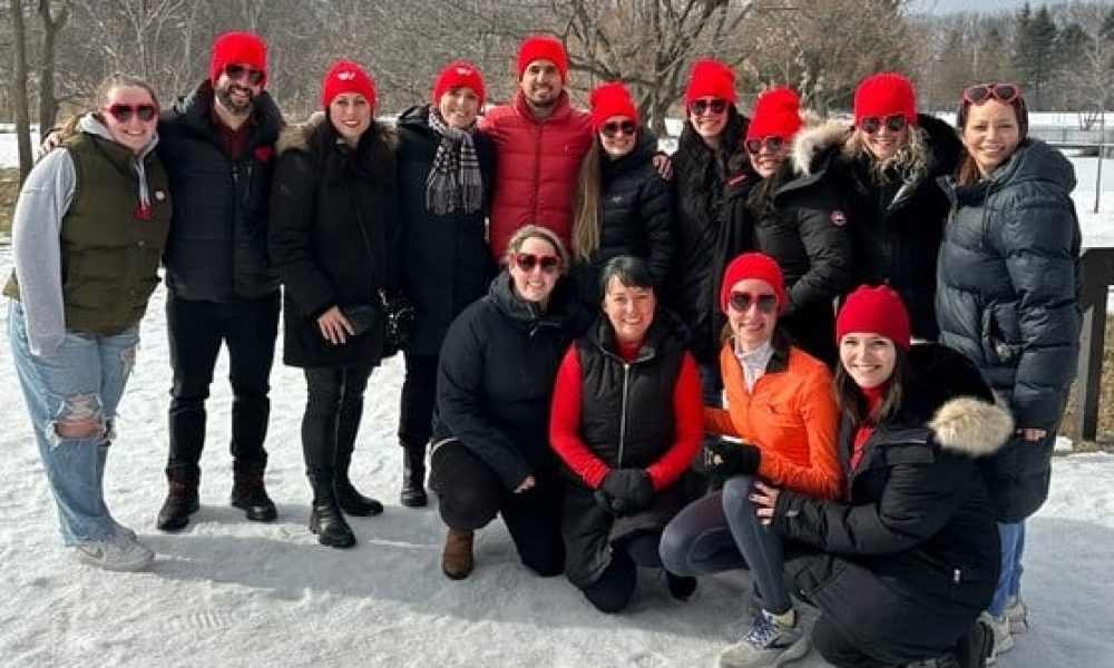 Des marcheuses et marcheurs pour la journée Portez du rouge