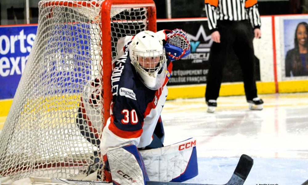Le gardien Mathis Lacroix-Goulet a reçu la 2e étoile du match. Photo: Justin Gervais/Archives