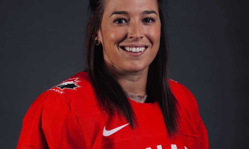 Mélodie Daoust annonce sa retraite du hockey professionnel