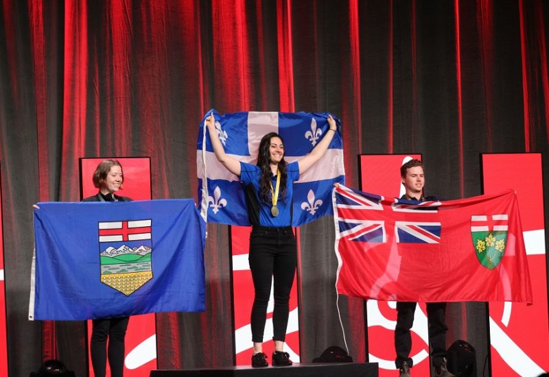 Laurie Breton, diplômée de l'ÉNA, a remporté une médaille d'or aux 26es Olympiades canadiennes des métiers et des technologies. Photo : Compétences Québec