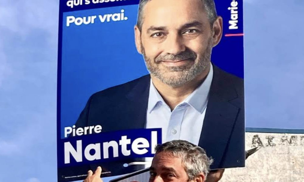 Le Péquiste Pierre Nantel recycle ses pancartes électorale