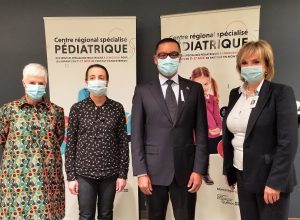 Plusieurs délégués ont inauguré le nouveau pôle pédiatrique à l’Hôpital Pierre-Boucher de Longueuil. Photo : Katina Diep