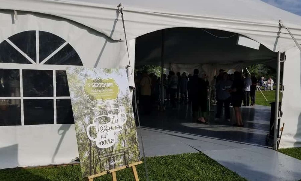 Chapiteau extérieur