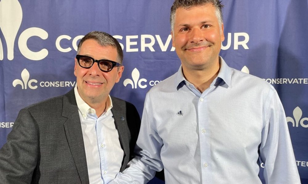 Le chef du PCQ, Éric Duhaime, et son candidat dans Taillon, Pierre-Marc Boyer. Photo: Courtoisie
