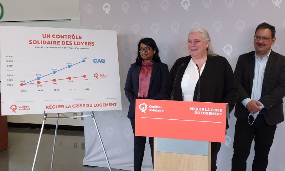 La candidate Shophika Vaithyanathasarma, la porte-parole de Québec Solidaire, Manon Massé, et le député de de Laurier-Dorion, Andrés Fontecilla. Photo: Courtoisie