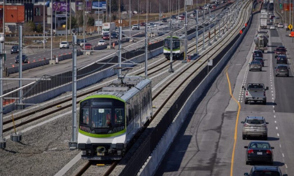 Le pôle de mobilité Tisserand a été conçu pour pour accéder au REM par le côté ouest de l’autoroute 10. Photo: Archives