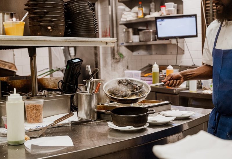 Les restaurants reprennent vie en changeant leur modèle d’affaires en Montérégie