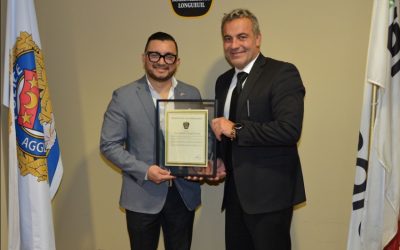 Espinal Leiva a reçu un certificat honorifique par le chef du SPAL, Fady Dagher. Photo: Facebook du SPAL