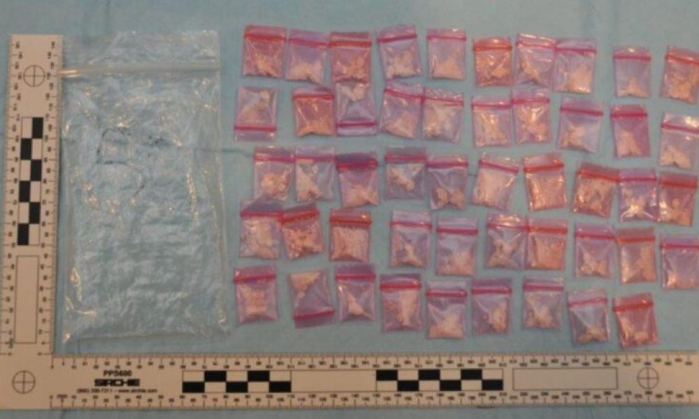 Le SPAL et d'autres corps de police ont saisi près de 464 000$ en drogues et autres objets incriminants. Photo: Facebook du SPAL