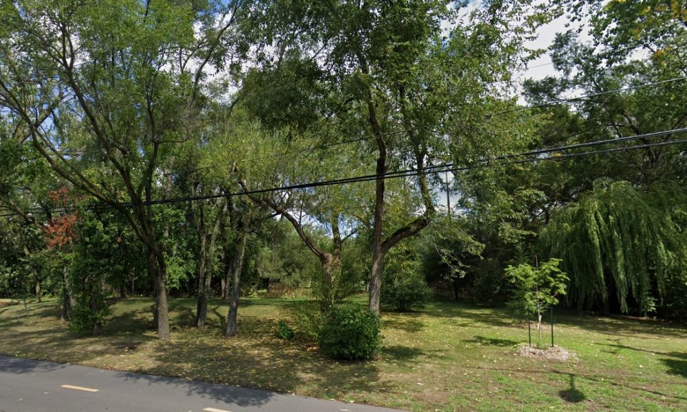 Source: Google Street view Rue Riverside, Saint-Lambert