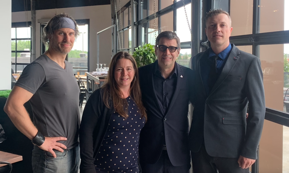 Le chef du PCQ,Éric Duhaime, en compagnie des 3 candidats. Photo: Courtoisie