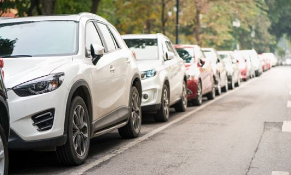 Brossard veut implanter un système de vignettes de stationnement aux abords des futurs stations du REM