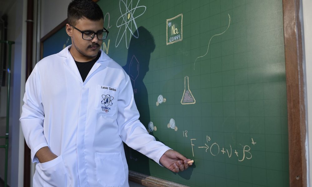 syndicat,fm1033,président,CSSP,centre,scolaire,secondaire,annexe,direction,école,masse,salariale,activités,groupes,condition,travail,nombre,enseignants,emploi