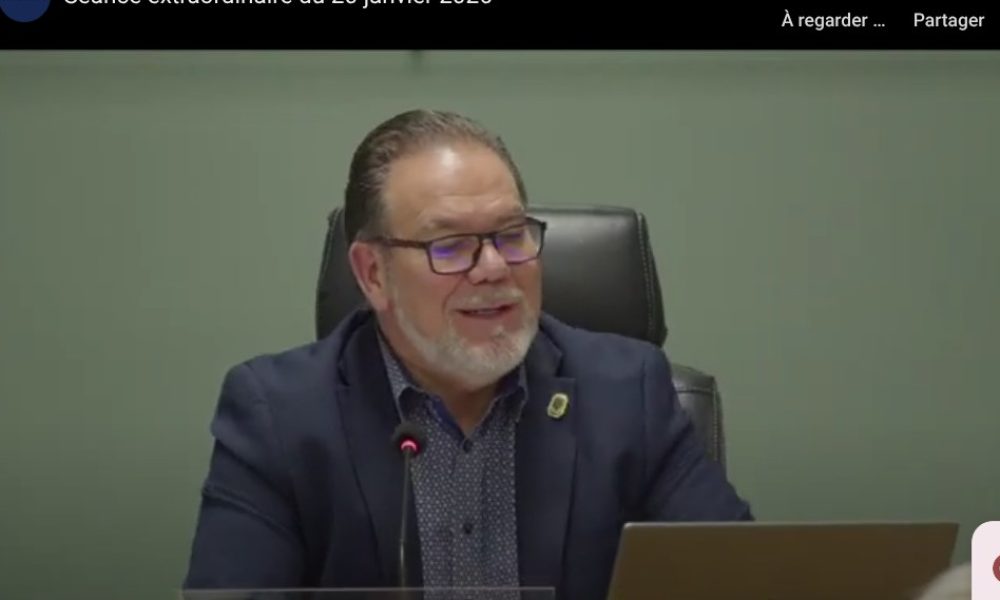 ville,Delson,plan,triennal,immobilisation,investissement,financer,projets,ancien,lieu,patinoire,travaux,toit,gestion,montant,subvention,niveau,somme,écocentre,sanitaire,centre