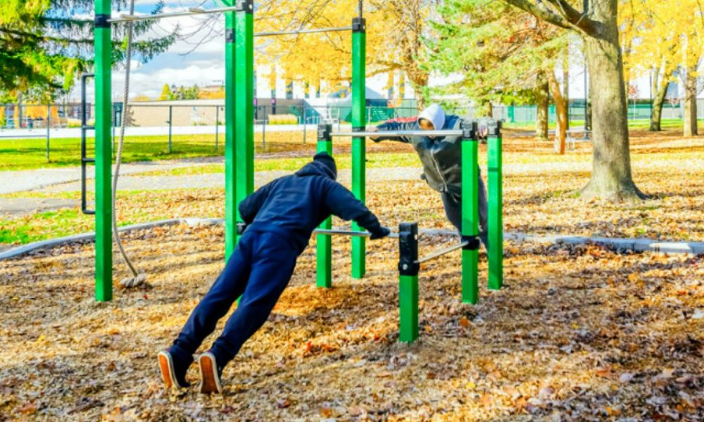 L’entraînement s’invite dans les parcs : combien ça coûte aux villes?  