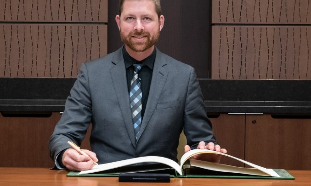 Cérémonie d'assermentation de Xavier Barsalou-Duval. Photo: Courtoisie