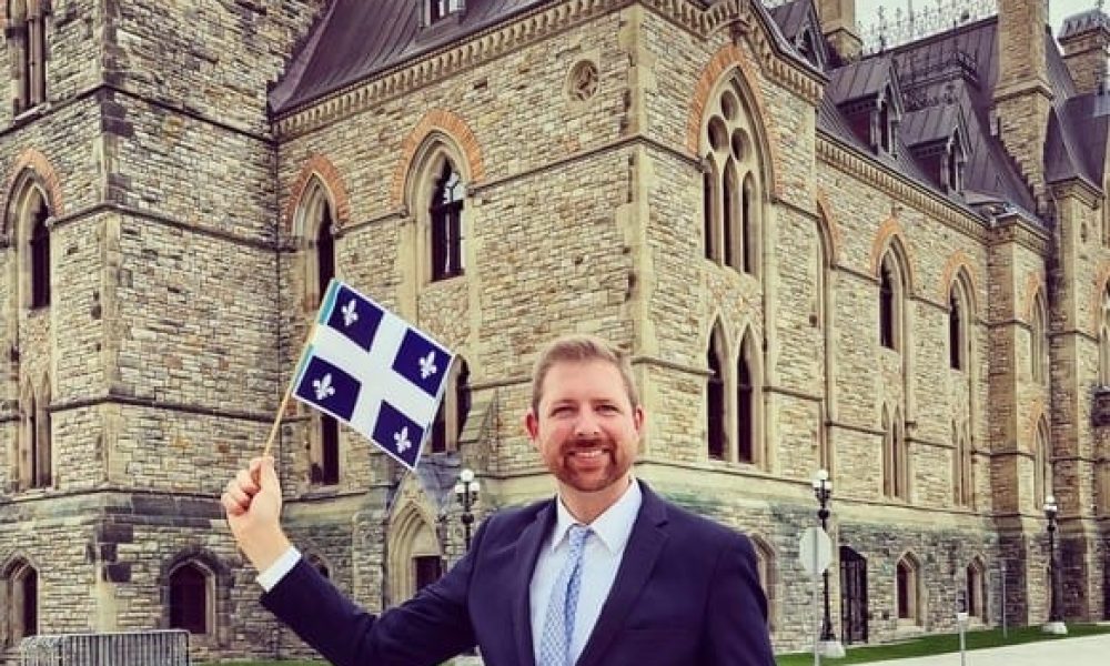 Xavier Barsalou-Duval replonge dans l’arène politique