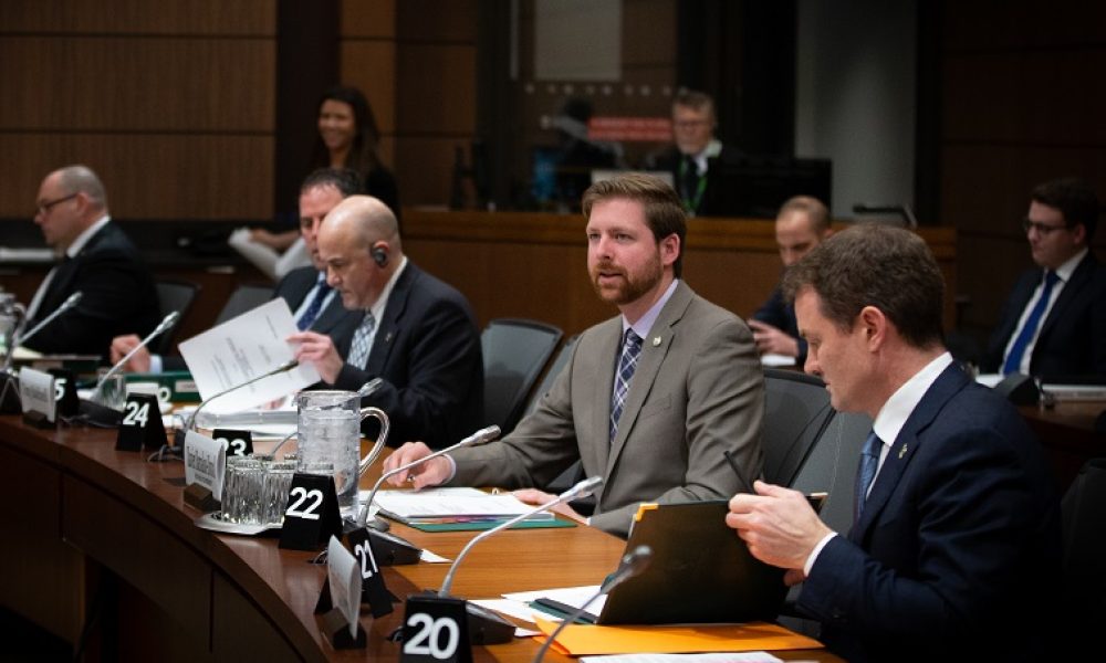 Xavier Barsalou-Duval en comité. Crédit: Bernard Thibodeau, House of Commons Photo Services