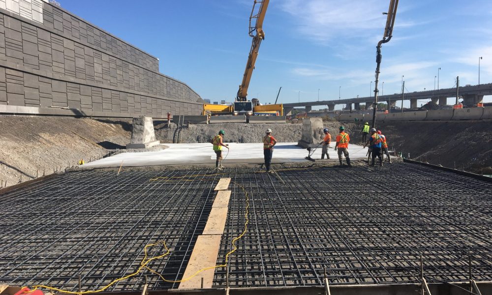 Pearson Pelletier Entreprises of the ALI Excavation Group is at work in several major civil engineering worksites, such as the Turcot Interchange megaproject in Southwest Montreal. (CNW Group/ALI Excavations inc.)
