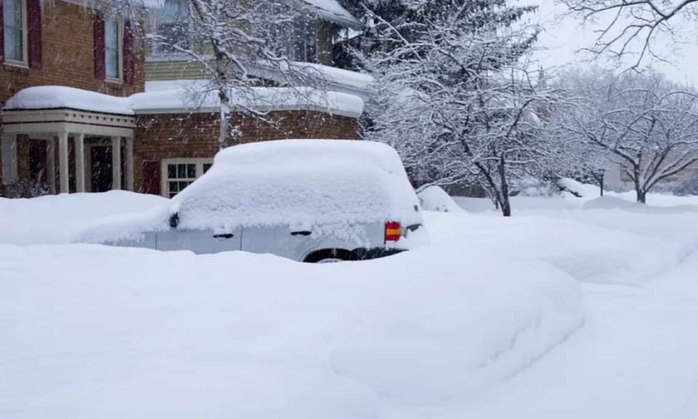 auto dans neige