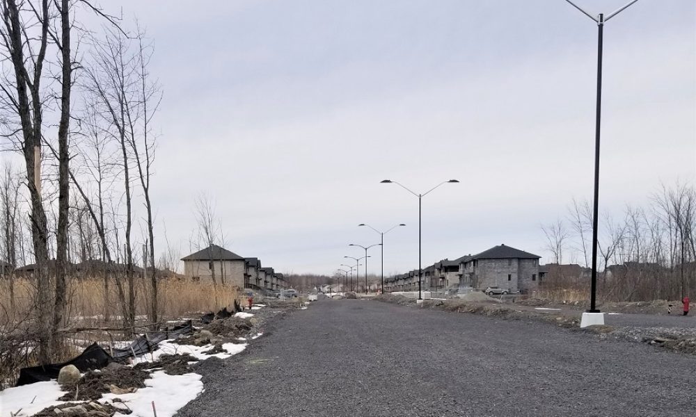 Longueuil vend des terrains « à rabais » selon l’opposition