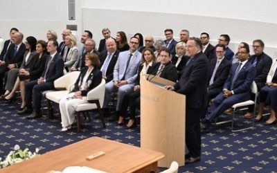 Les ministres Dubé et Carmant restent en poste