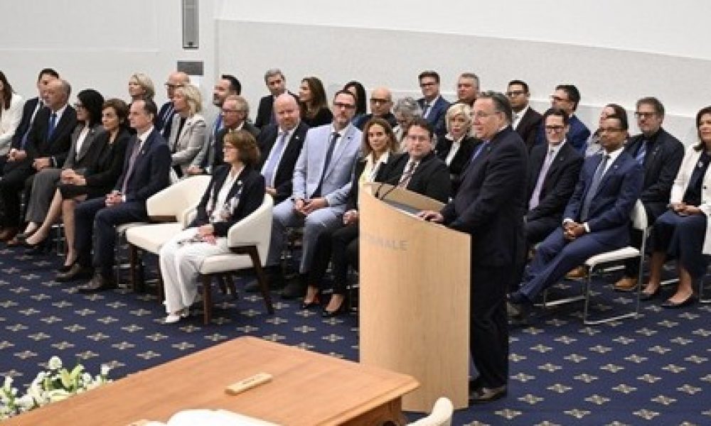 Les ministres Dubé et Carmant restent en poste