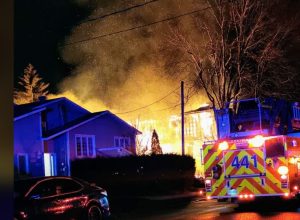 Un incendie à Longueuil détruit une maison en construction