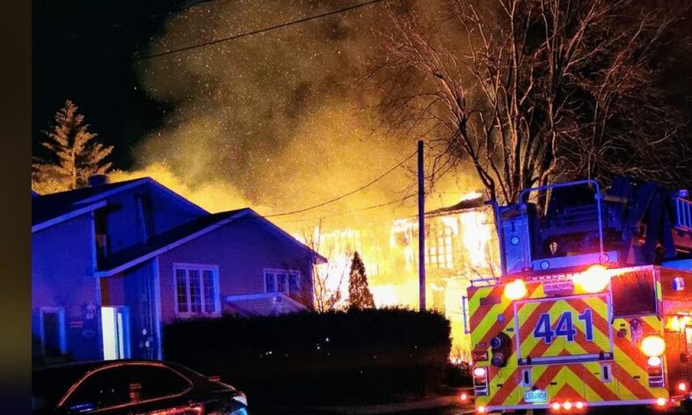 Un incendie à Longueuil détruit une maison en construction