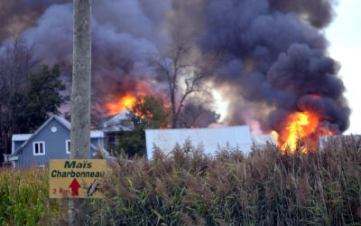 Intervention pour sauver une ferme des flammes à Longueuil
