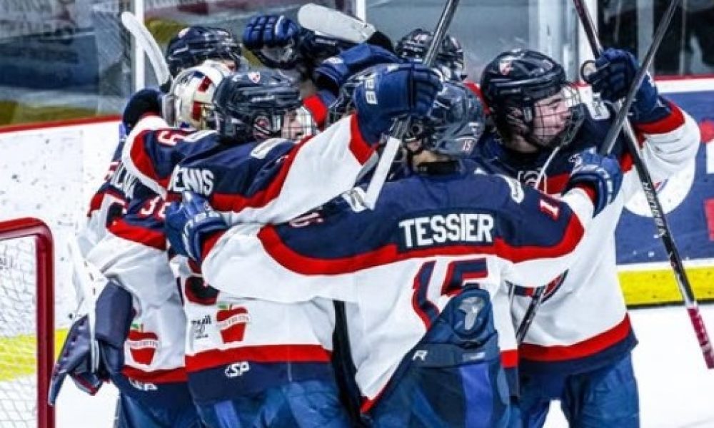 colisée,hockey,spectateurs,victoire,but,numérique,musclé,lancer,minutes,série,match,déficit,tiers,issue,attaque