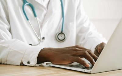 Article: De plus en plus de Québécois paient pour des soins de santé au privé 
