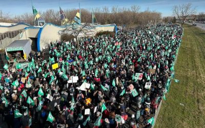 Des milliers de grévistes au parc Marie-Victorin à Longueuil