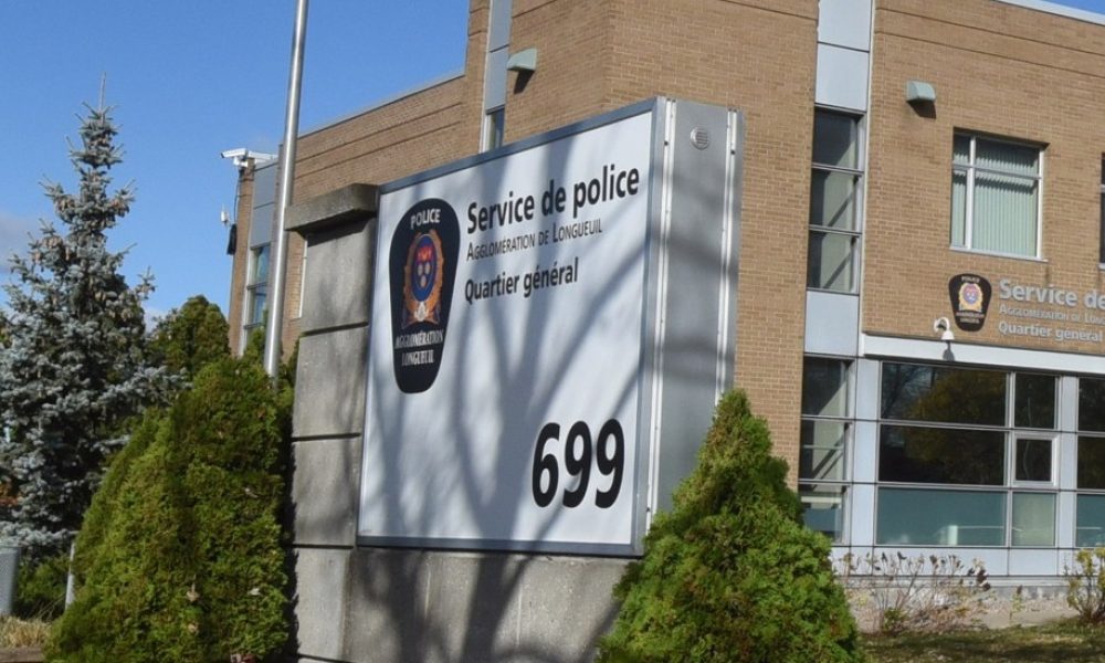 fm1033,autobus,scolalire,véhicules,chauffeur,collision,service,police,centre,soins,conducteur,enfants,rues,incident