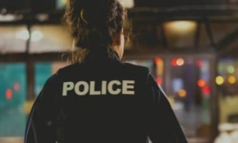 La police arrête des suspects pour vol d’armes