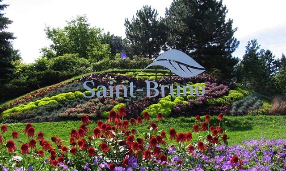 Signature de la convention collective des cols blancs de Saint-Bruno