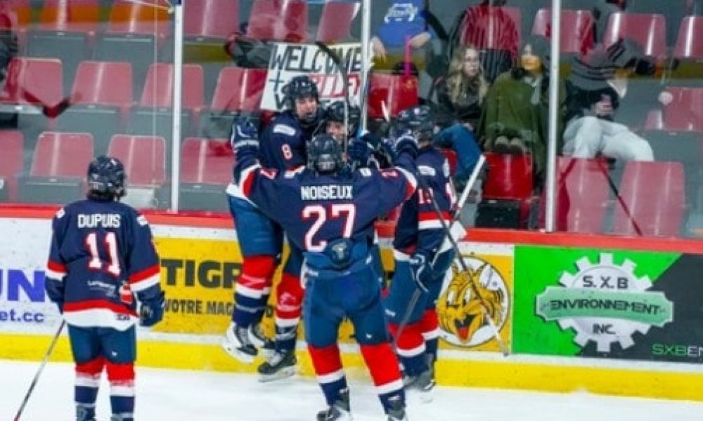 collège,victoire,ligue,hockey,match,avantage,performance,lancée,équipe,but,période,marqueurs,contrôle
